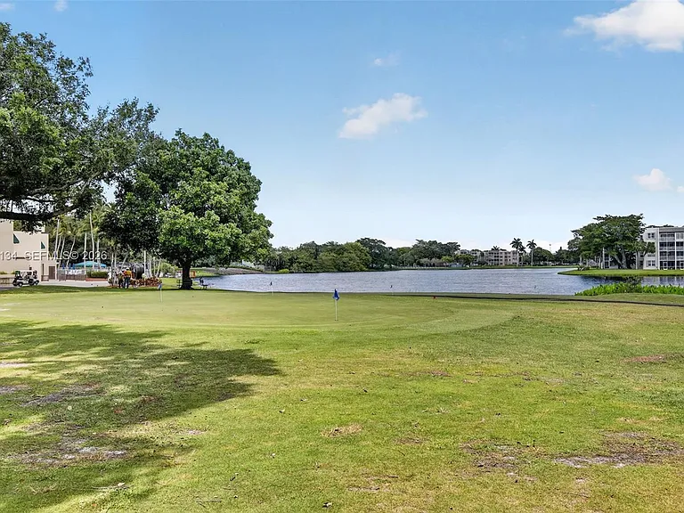 9330 Lagoon Pl #307 — Photo 40
