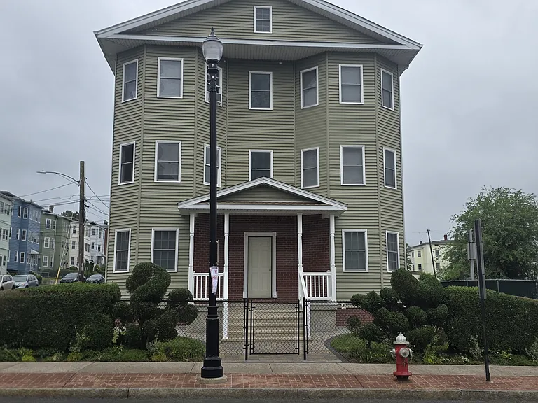 133 Broad St #2W — Photo 10