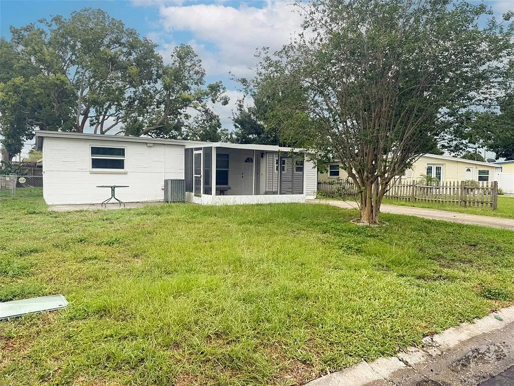 Building Photo - 8096 Rose Ter