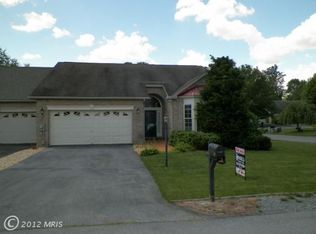 16 Bryn Mawr Ct, Falling Waters, WV 25419