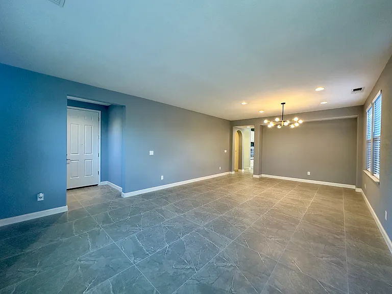 907 Star Tulip Dr — Photo 3