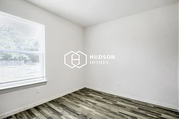 621 W Sabine St — Photo 10