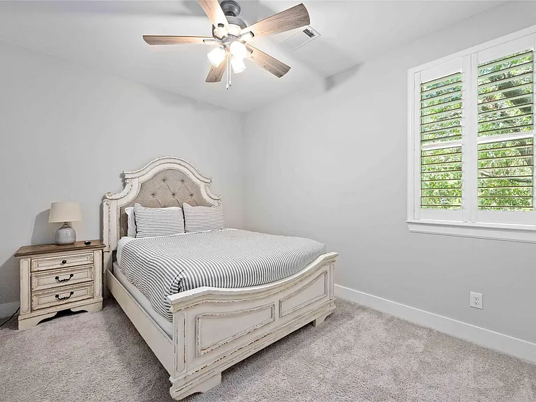 1324 W Pierce St — Photo 24