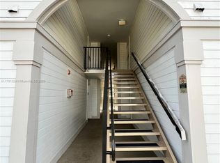 19055 NW 62nd Ave APT 212, Hialeah, FL 33015