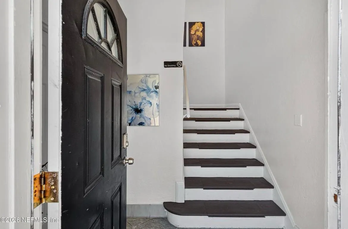 1 bed, 700 sqft, $1,100 — Photo 3