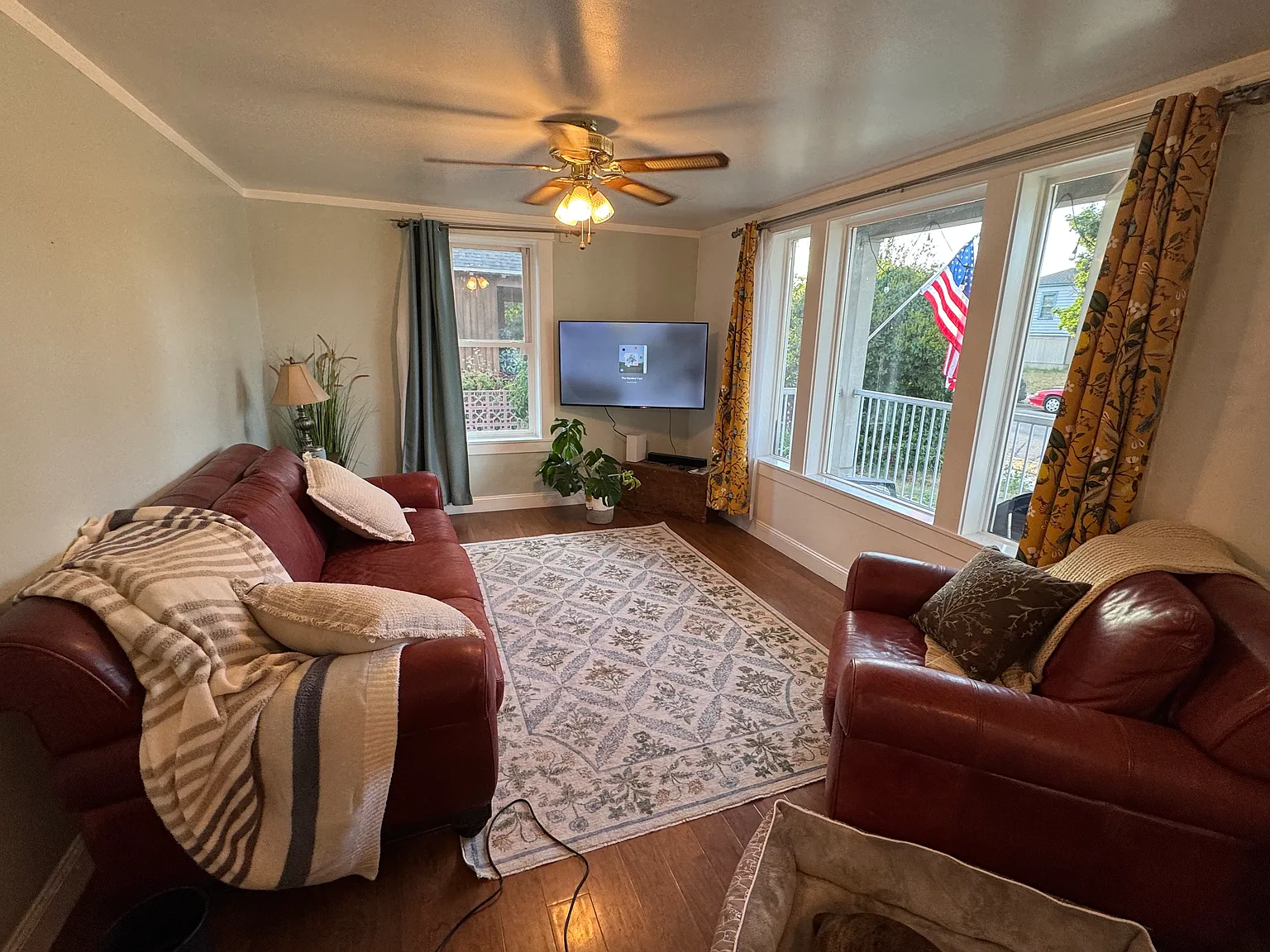 3 bed, 1985 sqft, $3,450 — Photo 2