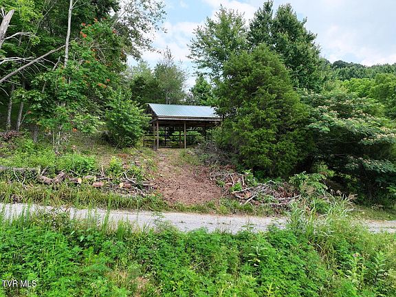 3rd image of 345 Charles Johnson Rd