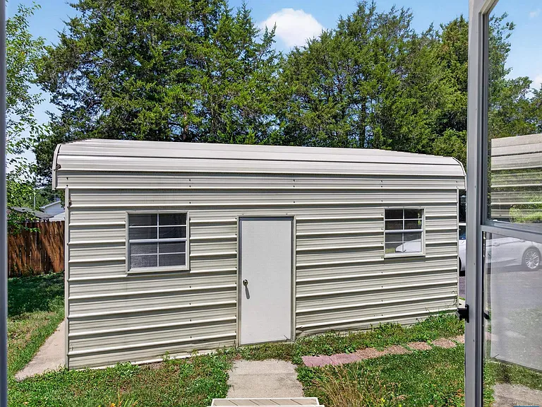 625 S Spotswood Trl — Photo 39
