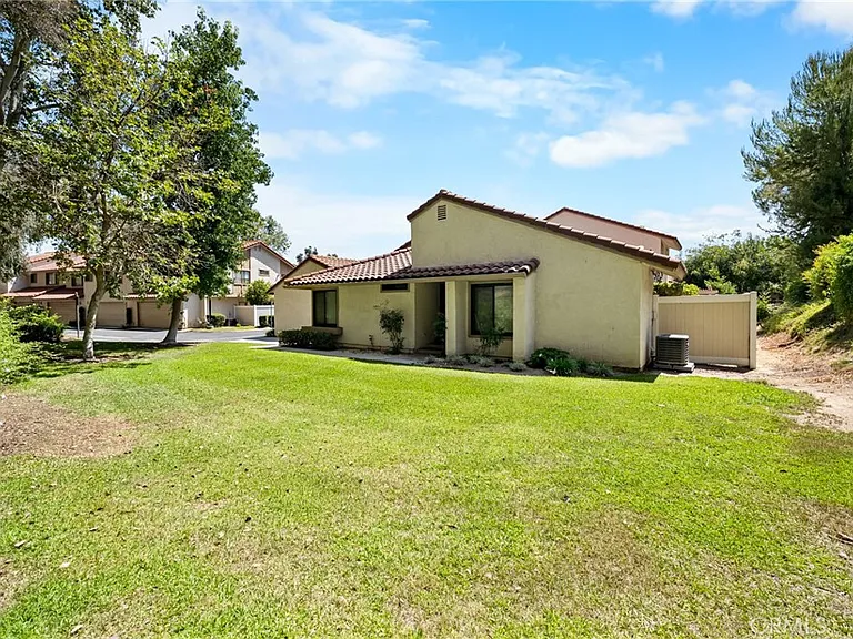 1315 Albariza Pl #5 — Photo 34