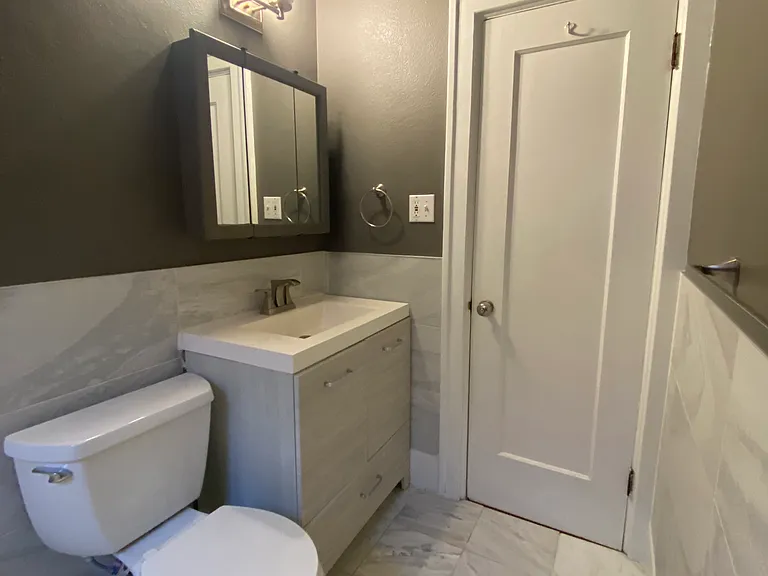 1275 N Clarkson St — Photo 14