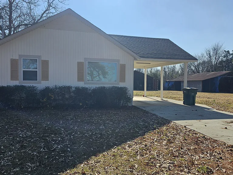 313 W Alabama St — Photo 3