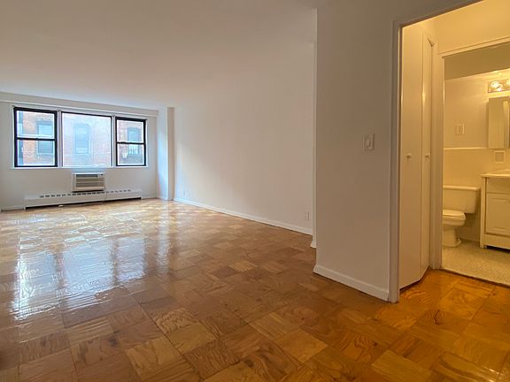 5th image of 435 W 57th St APT 5P