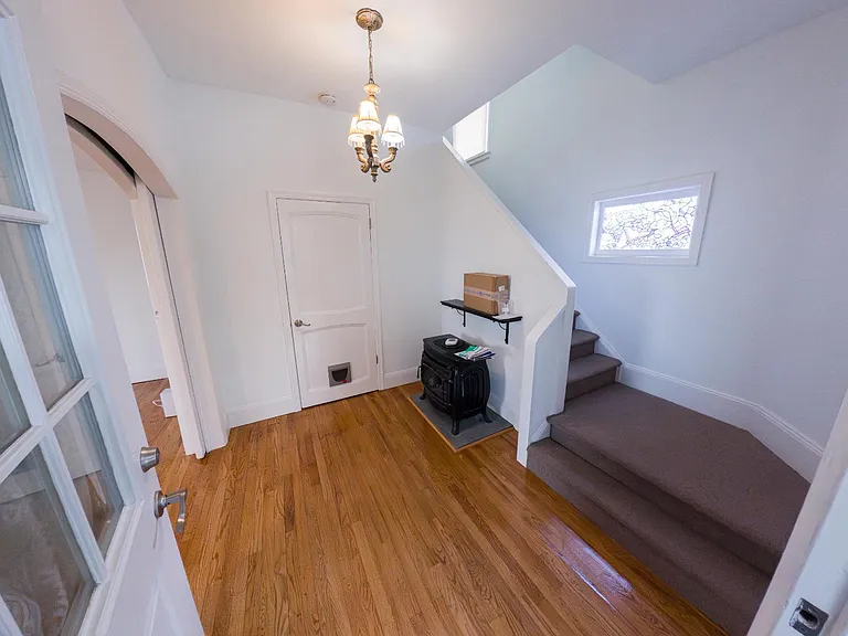 15 Sedgwick St — Photo 22