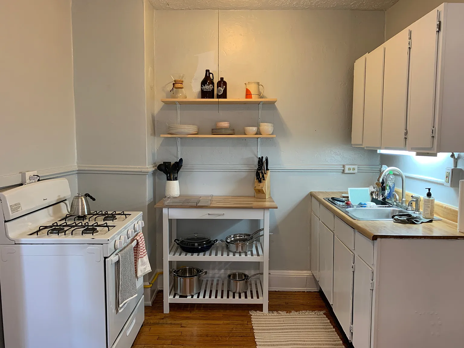 2 bed, 750 sqft, $1,025 — Photo 3