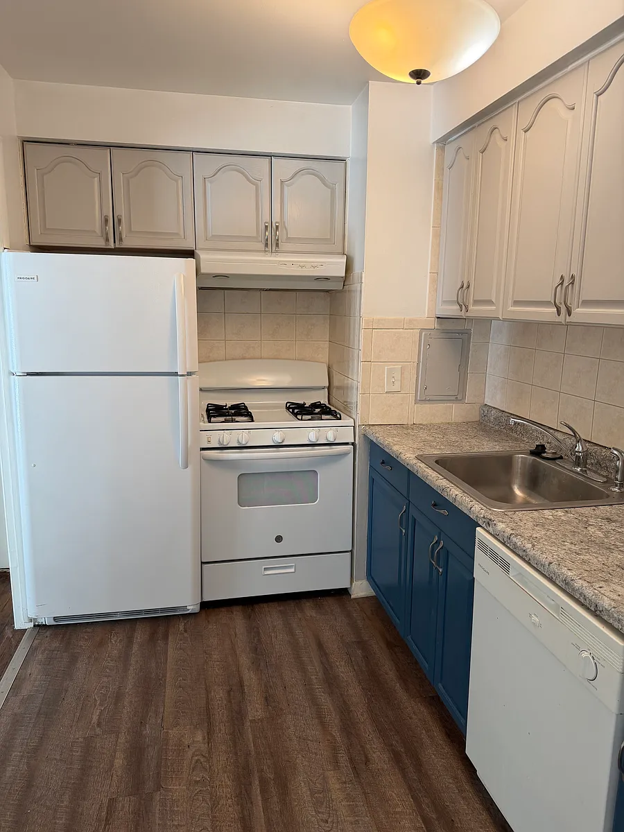 Building Photo - 1249 Island Dr #65