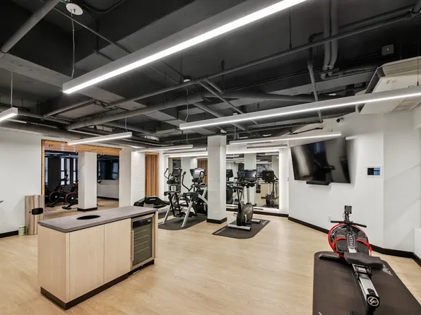 160 East 48th Street image 10 of 20