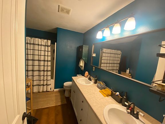 5th image of 828 NW 5th Cir