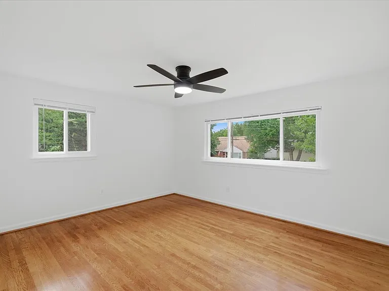 709 N Pryor St — Photo 20