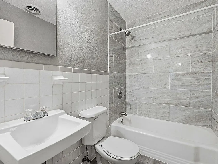 2910 Medical Arts St #101B — Photo 2