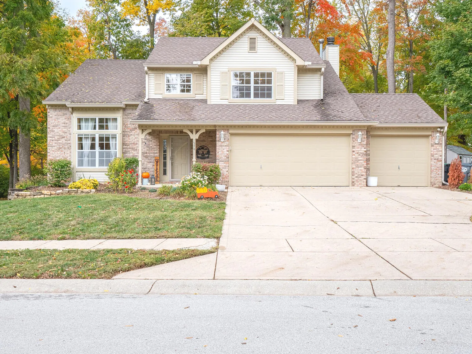 1578 Stoneybrook Grove Ln photo 1