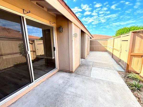 2174 Larch Ln, Tustin, CA 92780