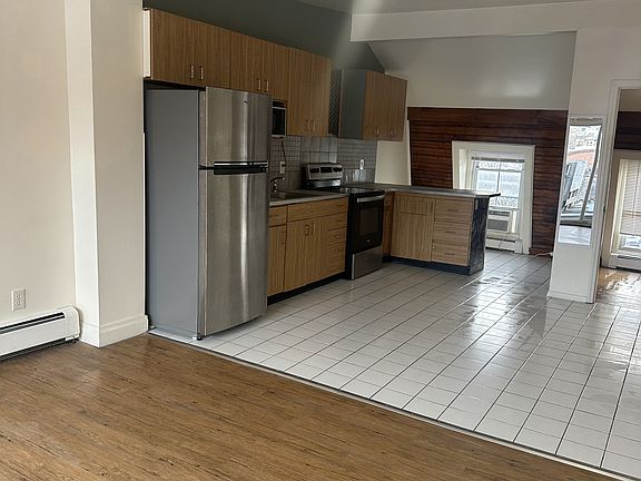 4th image of 17 Catherine St #4