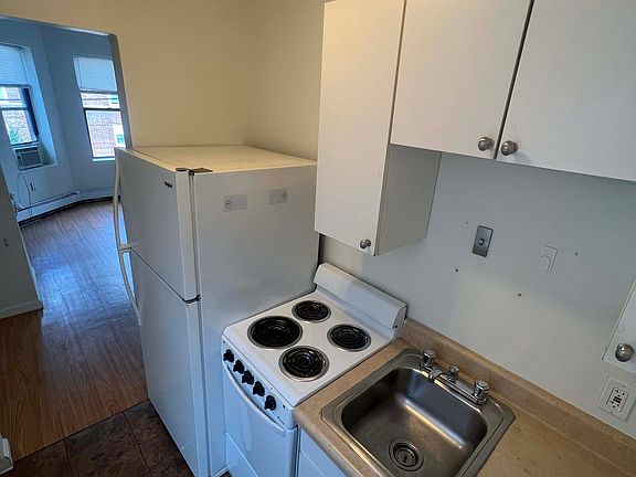 4th image of 59 S Huntington Ave APT 4