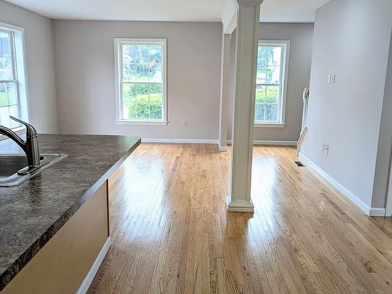 151 Park Ter — Photo 3