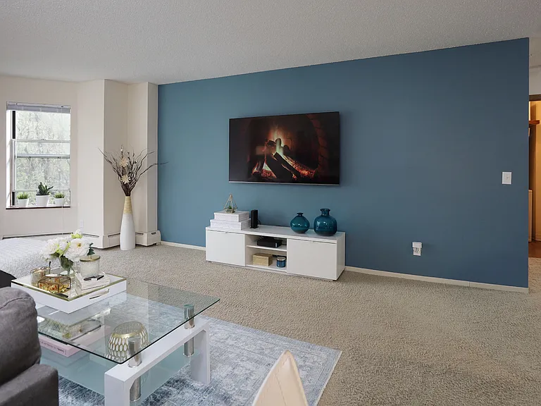 Claremont Apartments — Photo 13