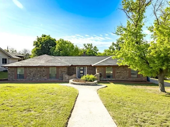 419 Timber Ridge Dr, Kerrville, TX 78028