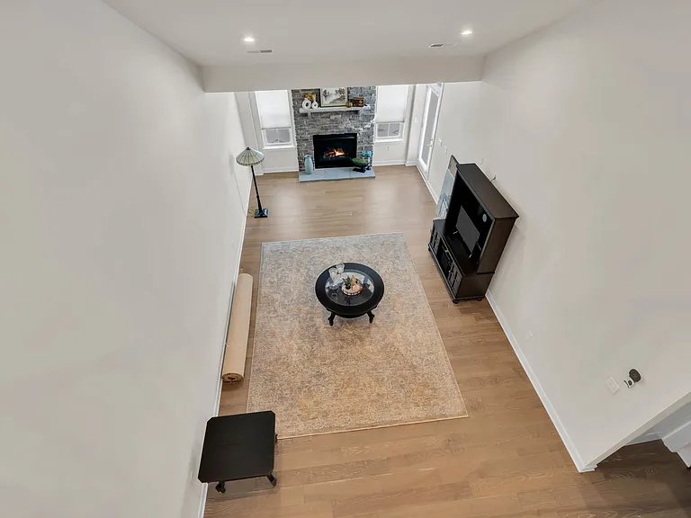 116 S Durham Dr — Photo 12