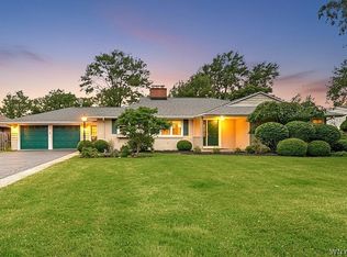 70 Westchester Rd, Williamsville, NY 14221