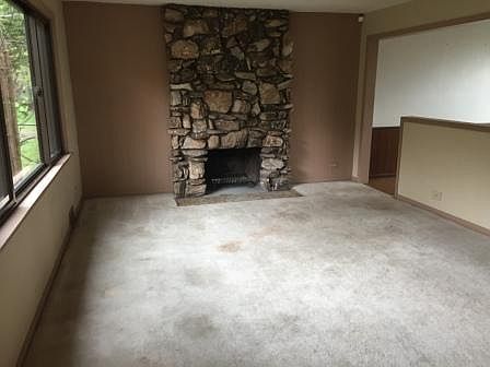 3rd image of 14723 Empire Ave