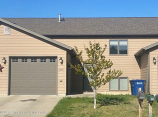 2352 Prairie Oak Dr, Dickinson, ND 58601