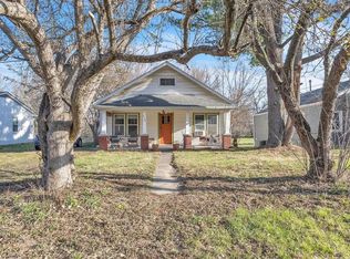 2109 Green Valley Rd, Saint Joseph, MO 64505