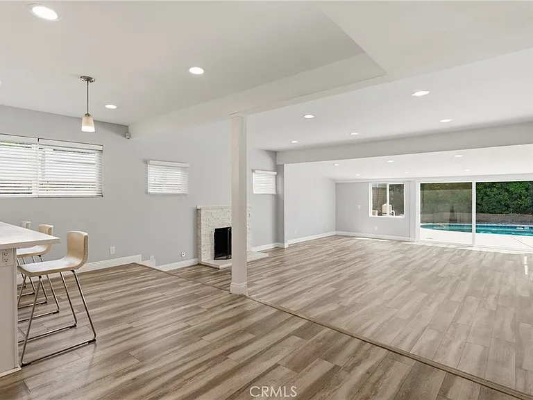 9754 Yolanda Ave — Photo 4