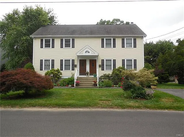 211 Hunyadi Ave