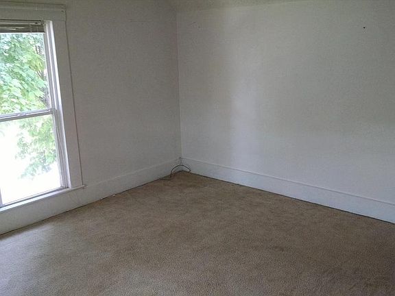 2nd image of 510 N Alameda Ave