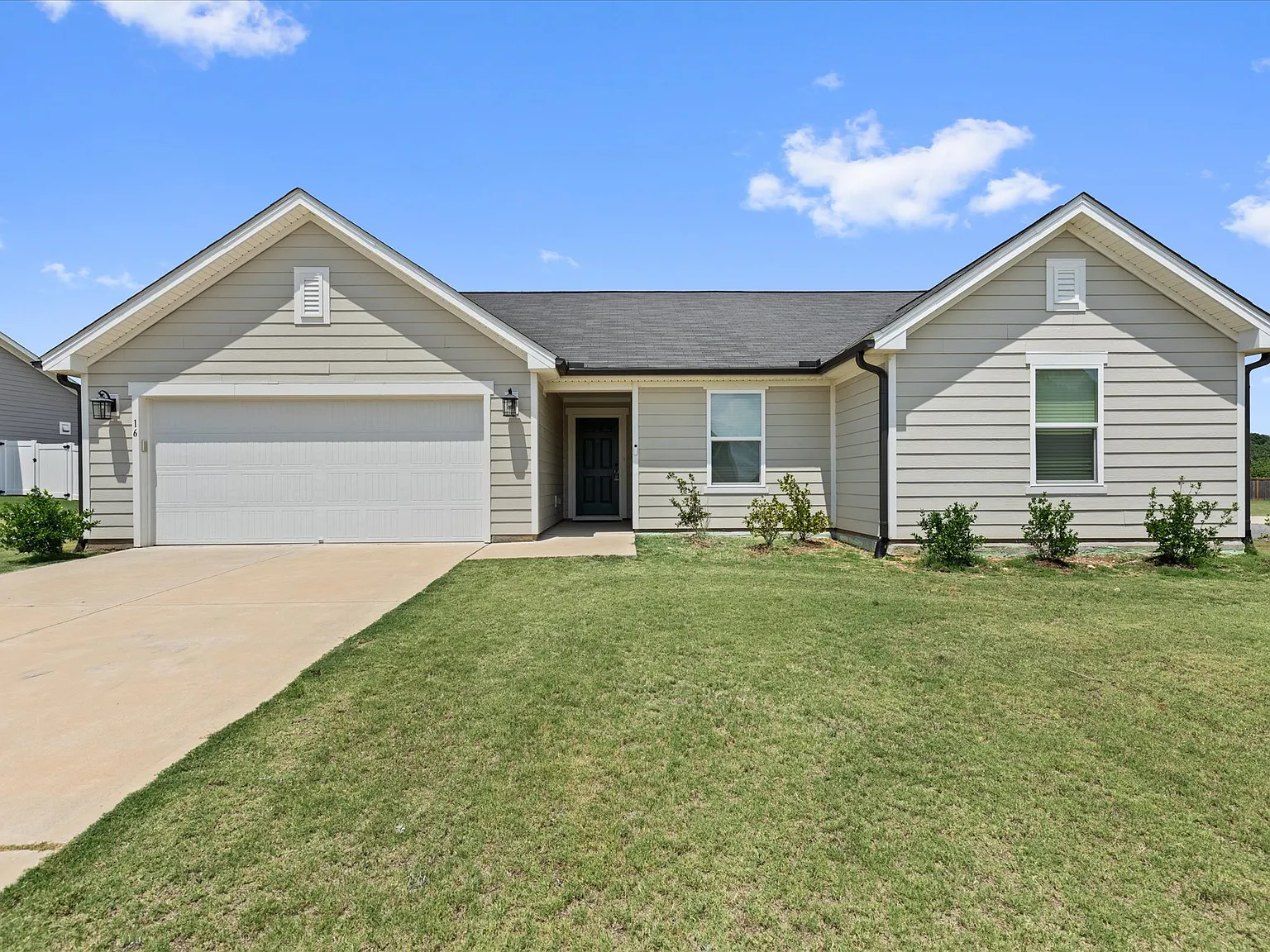 3 bed, 1464 sqft, $1,950 — Photo 4