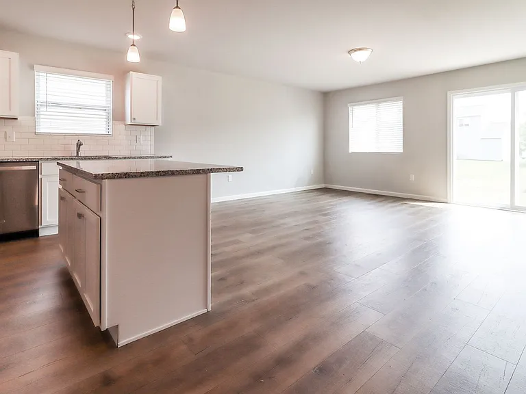 2216 Macatawa Ln — Photo 10