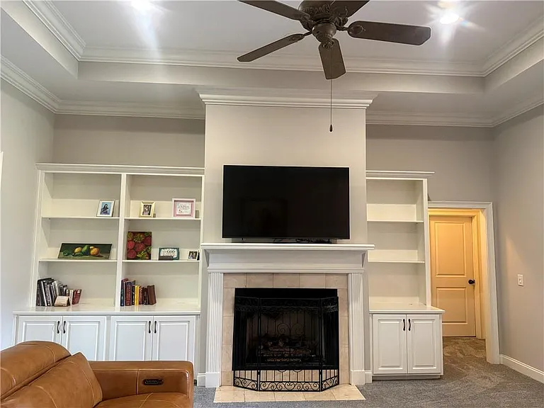Newberry Ln — Photo 8