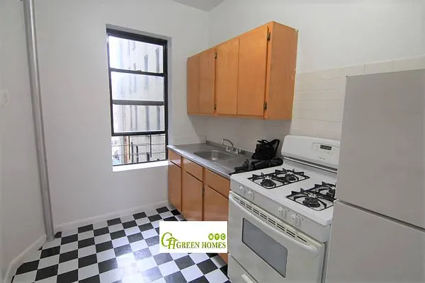 Rented by Green Home NY Realty LLC | media 3