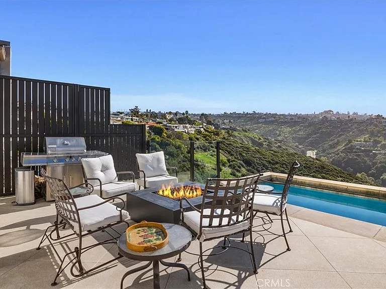 1515 Tahiti Ave — Photo 33