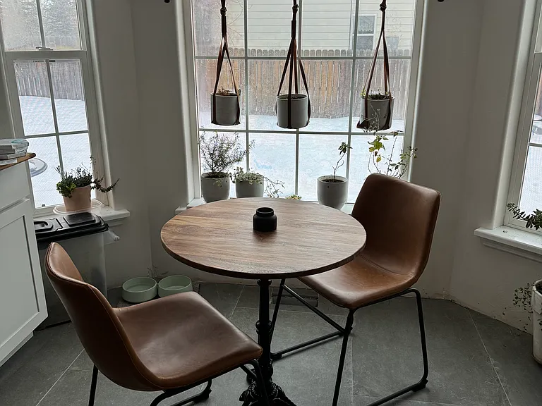 eat in kitchen nook