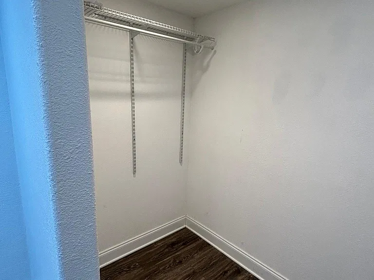 283 Maximus Dr — Photo 18