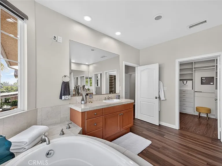 20800 Campania Ln — Photo 41