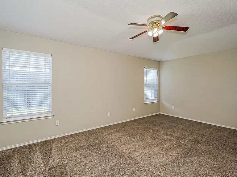 8024 Sartain Dr — Photo 11