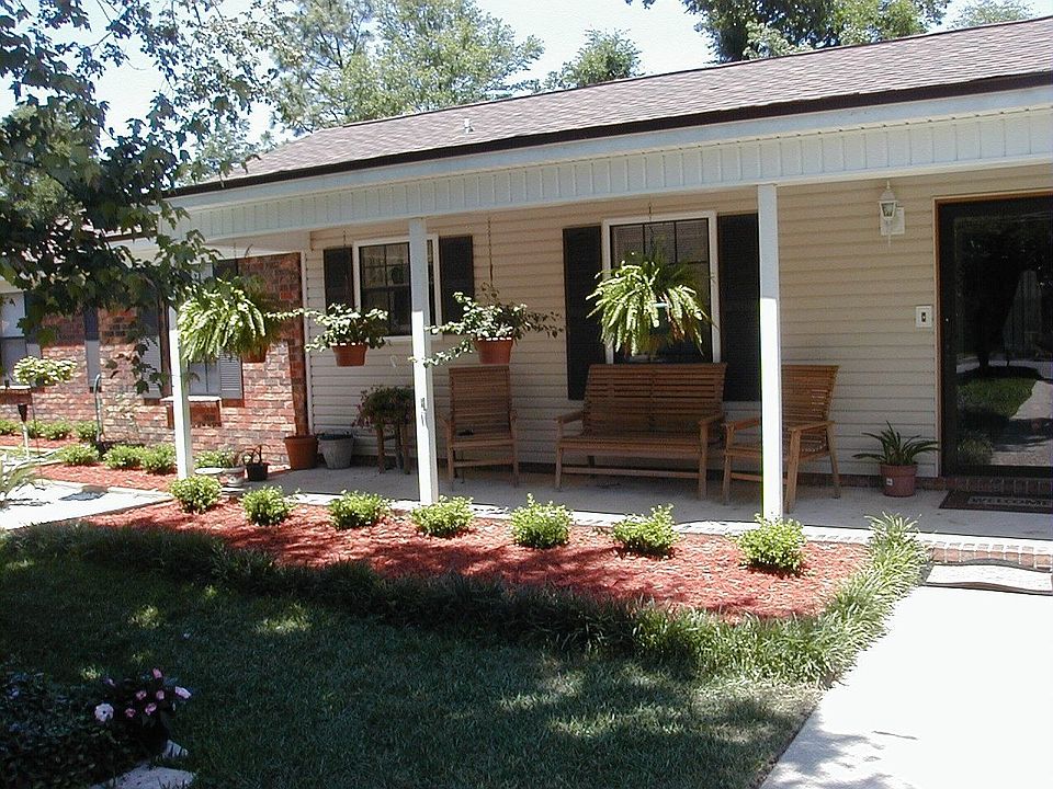 1st image of 800 Deedra Ave