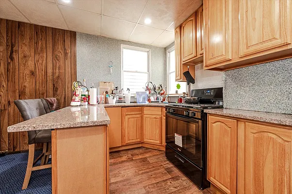Sold by Compass | media 6