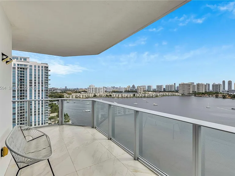17111 Biscayne Blvd #1709 — Photo 12